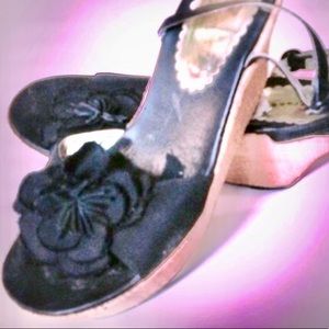 🦚2/$20🦚Cute Black wedge sandals 3" heels
